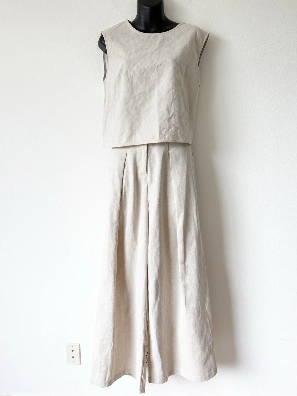 Commense Two-Piece Linen Set in Light Beige - Sleeveless Top & Wide Leg Pants - Picture 2 of 16